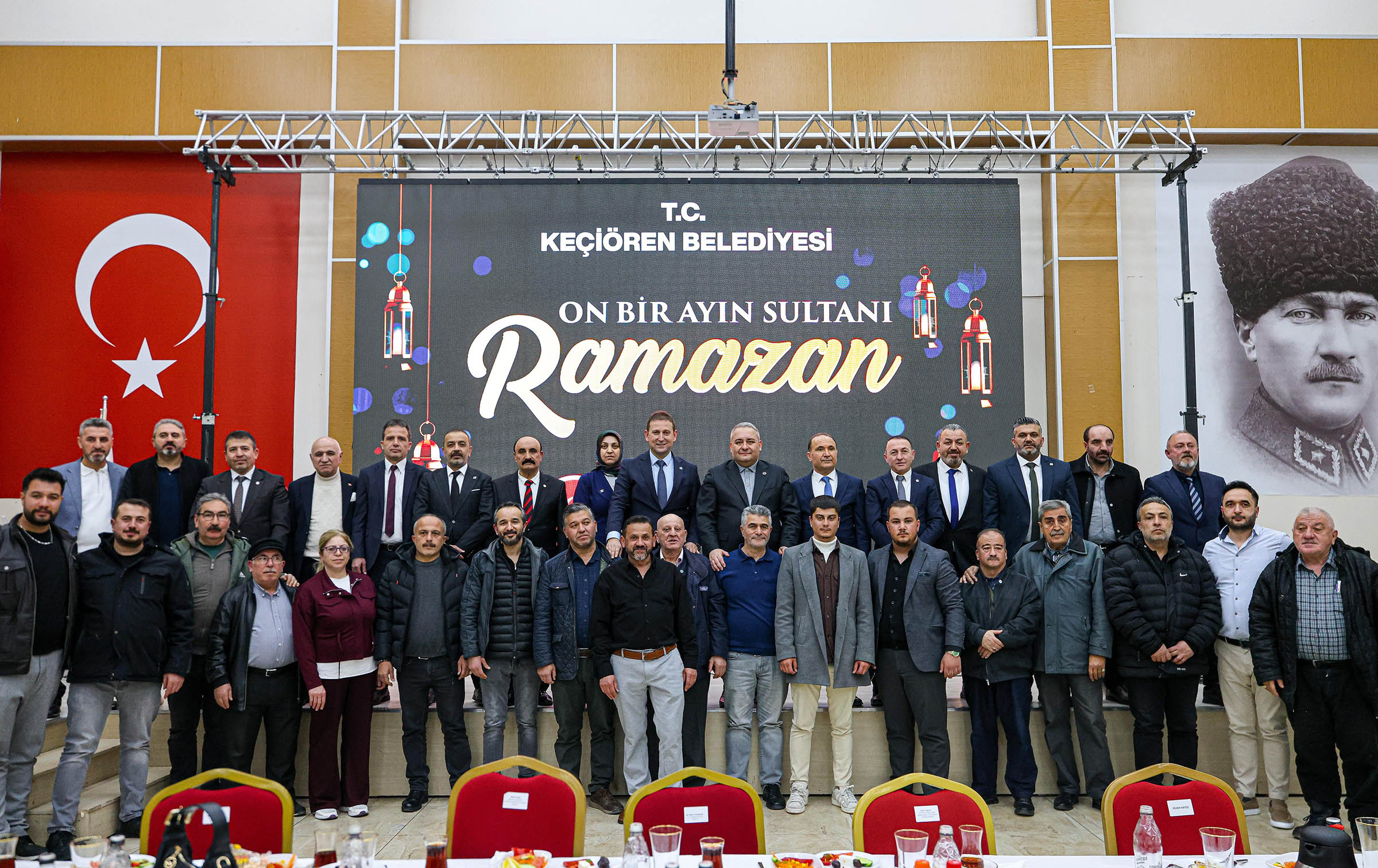BAŞKAN ÖZARSLAN İFTAR SOFRASINDA BERBERLERLE BULUŞTU