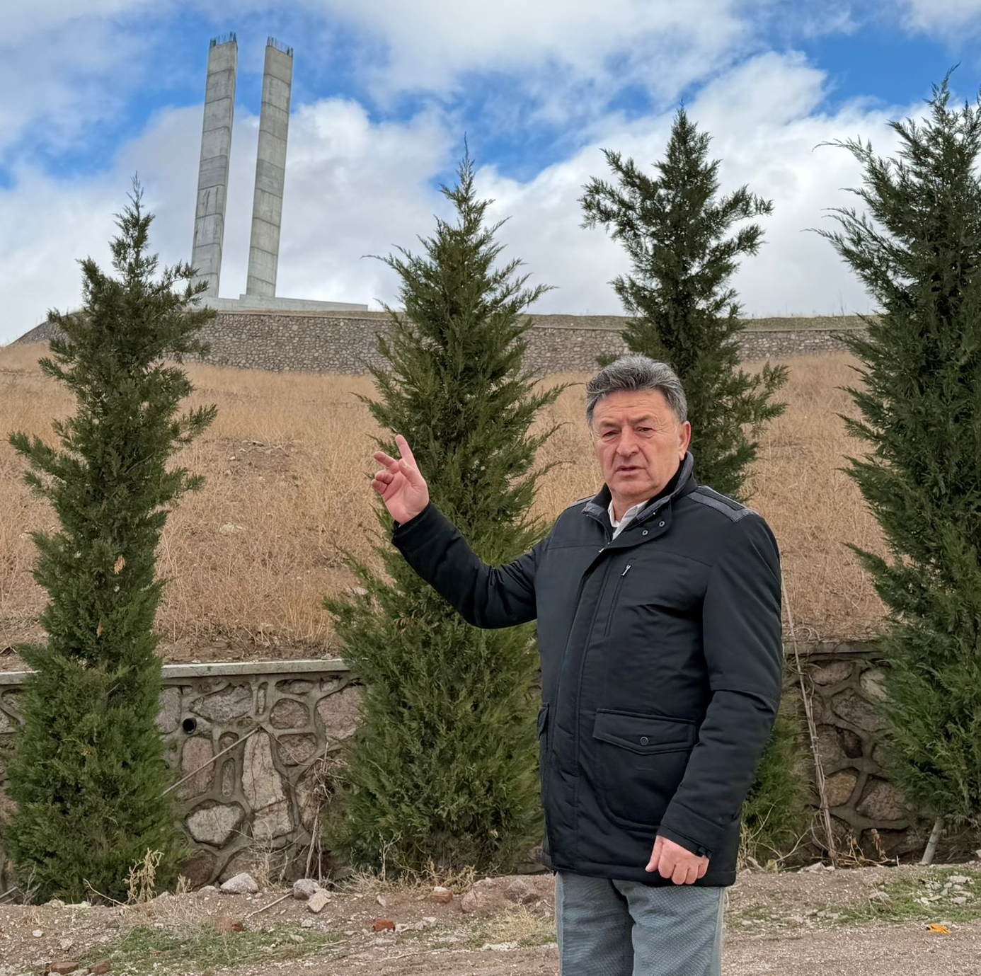 Özaslan: Hıdırlıktepe'deki anıt “Cumhuriyet Anıtı” olmalı