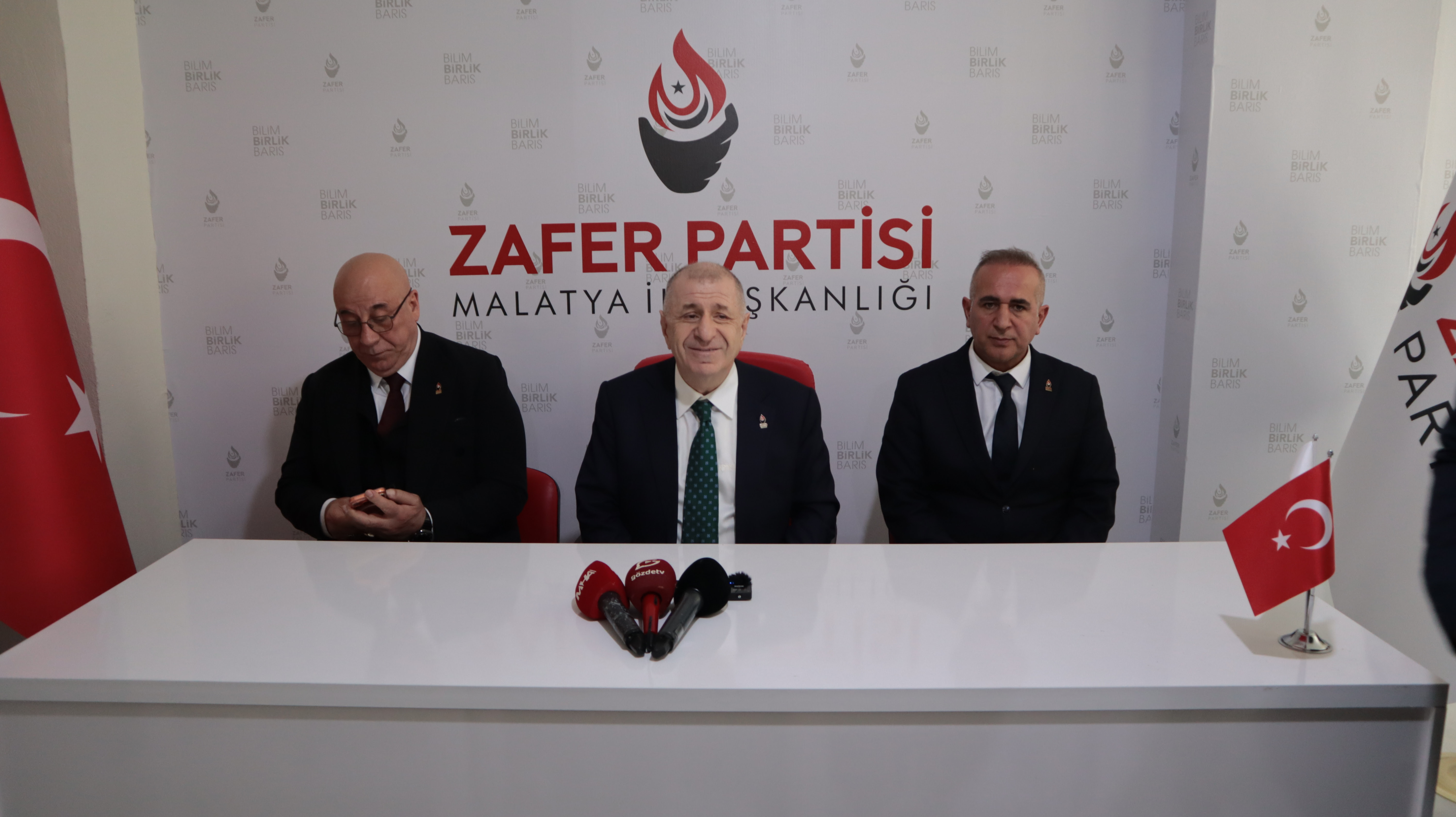 Pkk Terörü Güney Azerbaycan'a Yayılmadan Müdahale Edilmesi Gerekiyor Türkiye Cumhuriyeti Devleti Bu Sürecin Altında Kalmasın Da Sizin Kötü Siyasetiniz Bırakın Kalsın Zafer Partisi Türkiye'nin Karşı Karşıya Olduğu Ağır Sorunları Çözebilecek Yegâne Partidir
