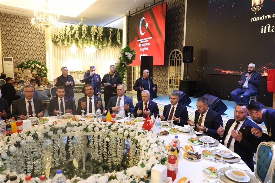 Pursaklar’da Şehit Aileleri ve Gazilerle Anlamlı İftar Sofrası