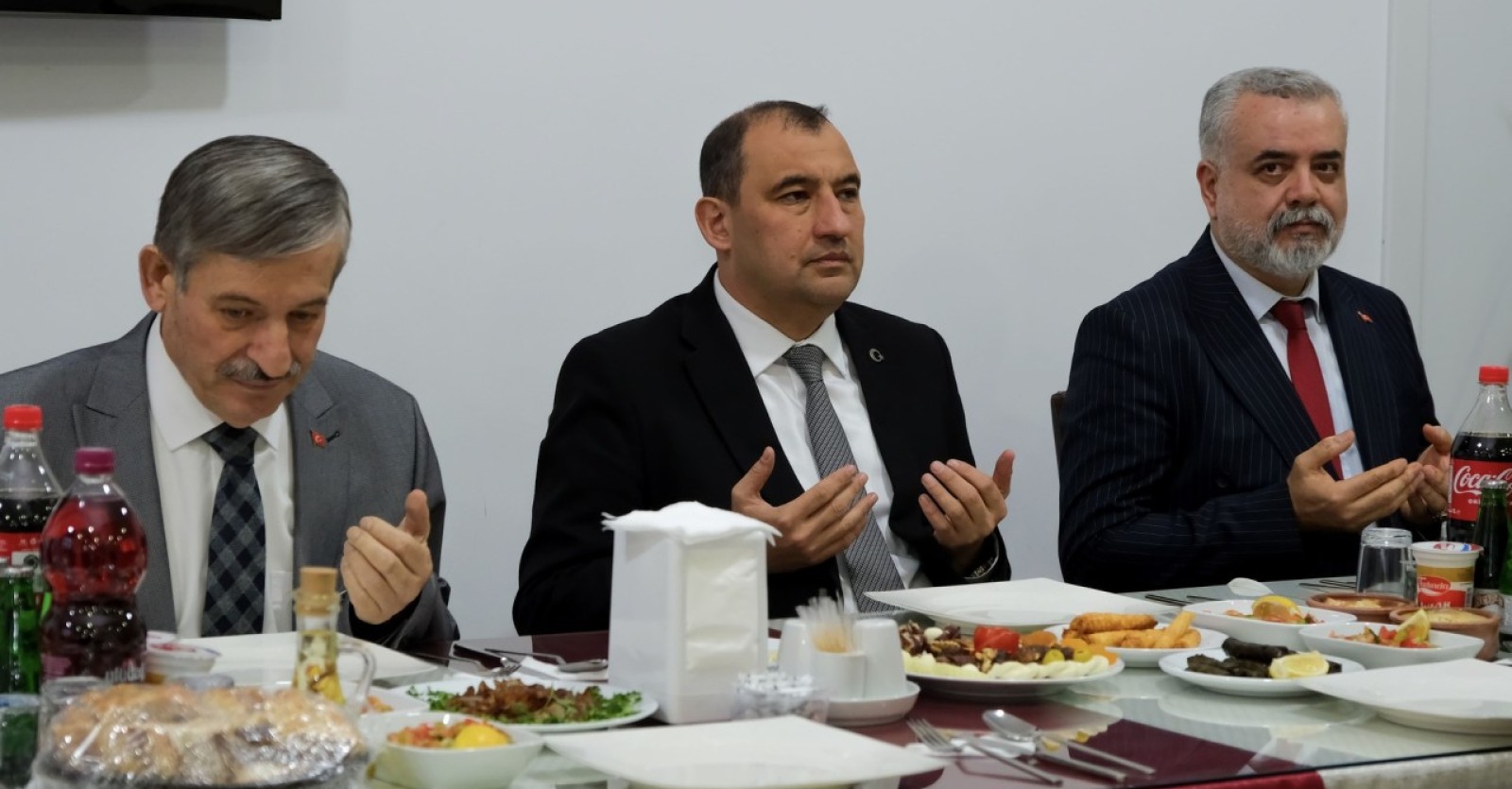Elmadağ Huzurevi Yaşlı Bakım ve Rehabilitasyon Merkezi’nde bu akşam kıymetli büyüklerimizle iftar sofrasında bir araya geldik.