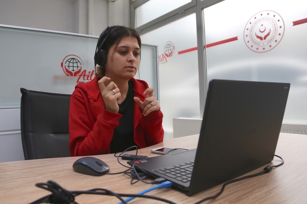 AİLEM İşitme Engelliler Engelsiz İletişim Merkezi 268 Bin 719 Çağrıya Çeviri Desteği Sağladı.