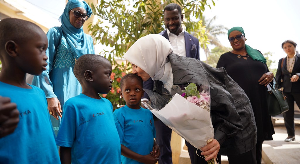 Bakan Göktaş’tan Senegal’de Sosyal Hizmet Merkezlerine Ziyaret