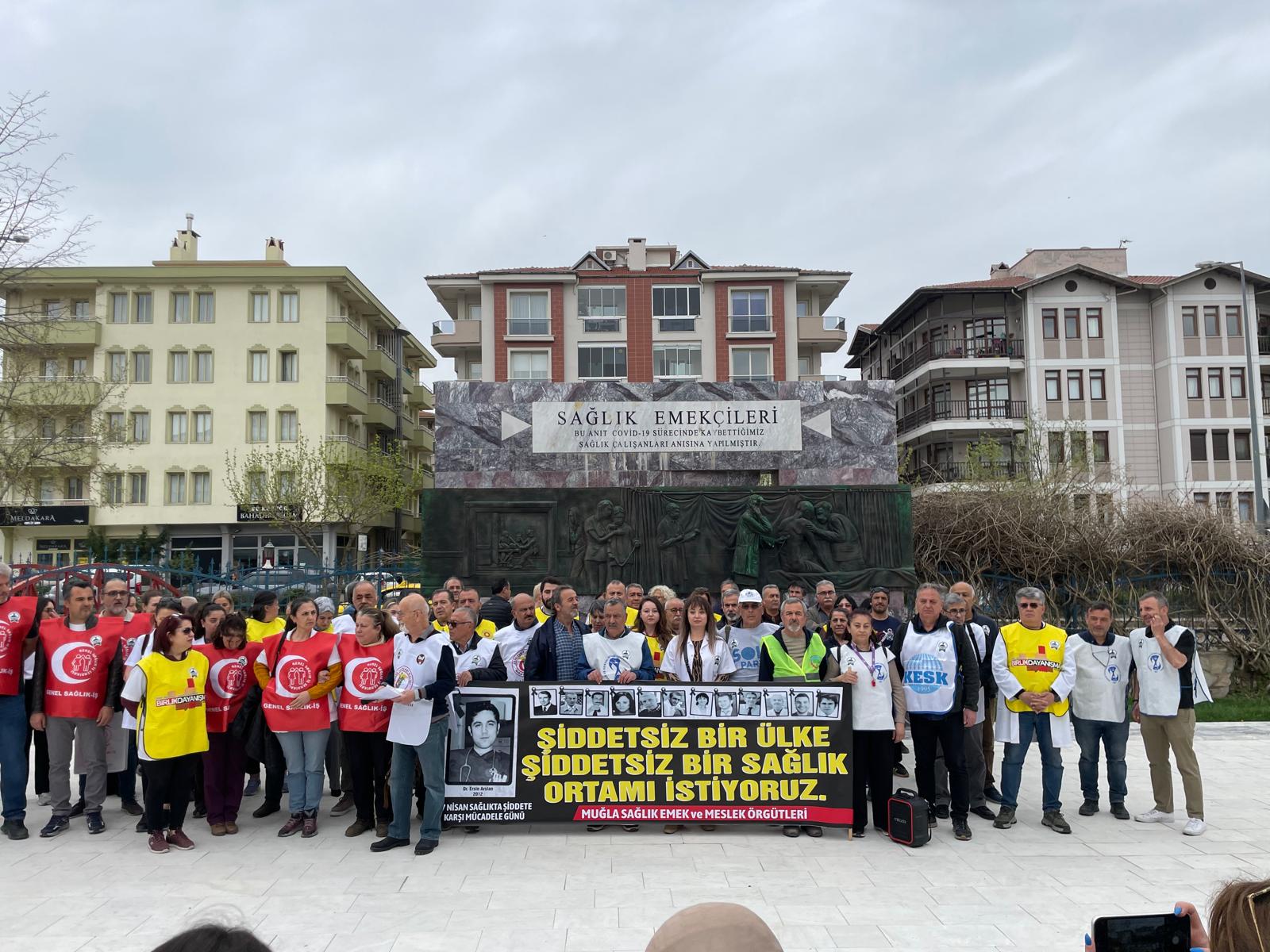 Dr. Ersin Arslan ve Şiddet Sonucu Kaybedilen Hekimler Anıldı: “Şiddetsiz Bir Sağlık Sistemi Mümkün ve Zorunlu”