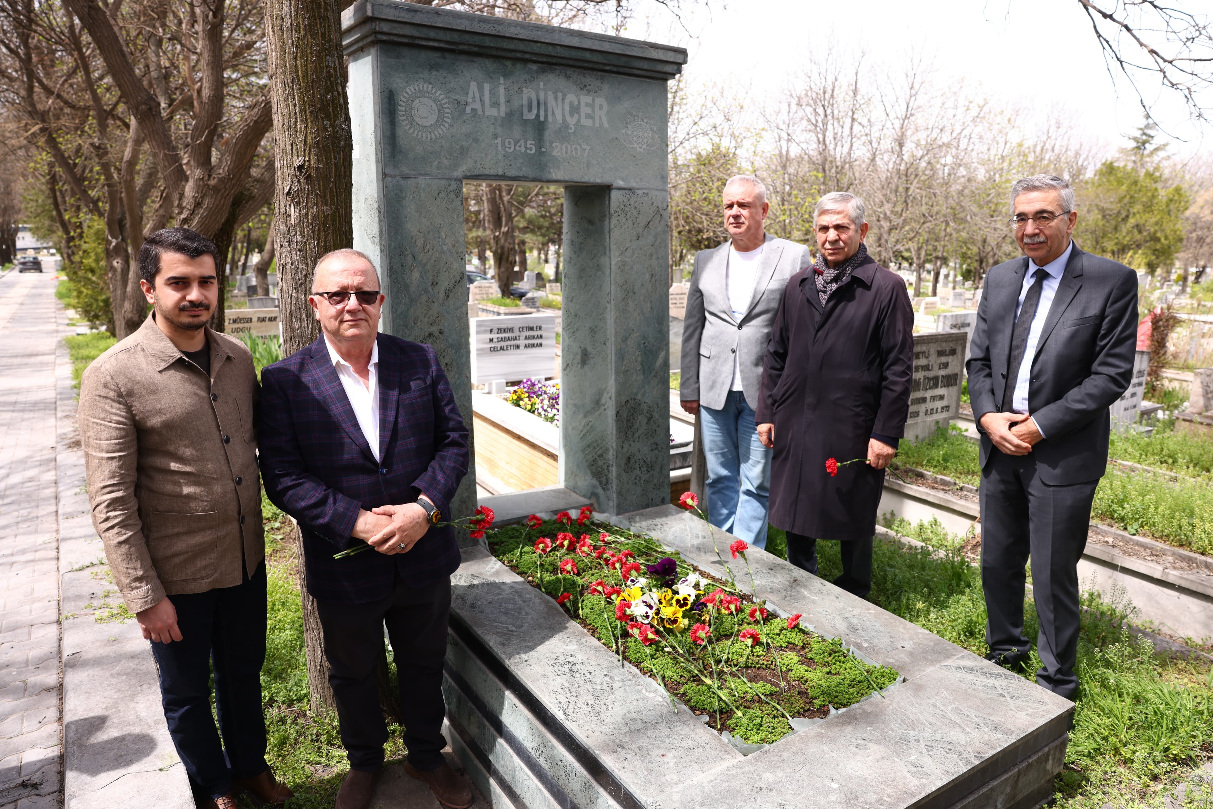 Efsane Başkan Ali Dinçer Mezarı Başında Anıldı