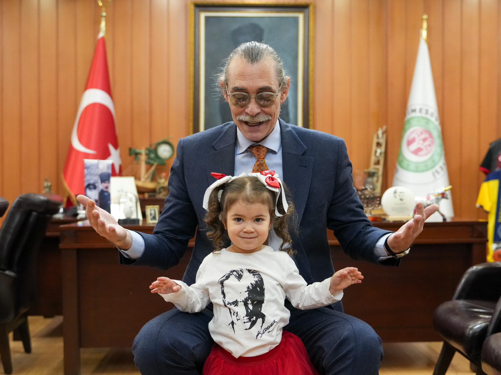 23 NİSAN COŞKUSU ETİMESGUT’TA YAŞANDI Başkan Beşikcioğlu: “Çocuklar Geleceğimizin En Güçlü Teminatıdır”