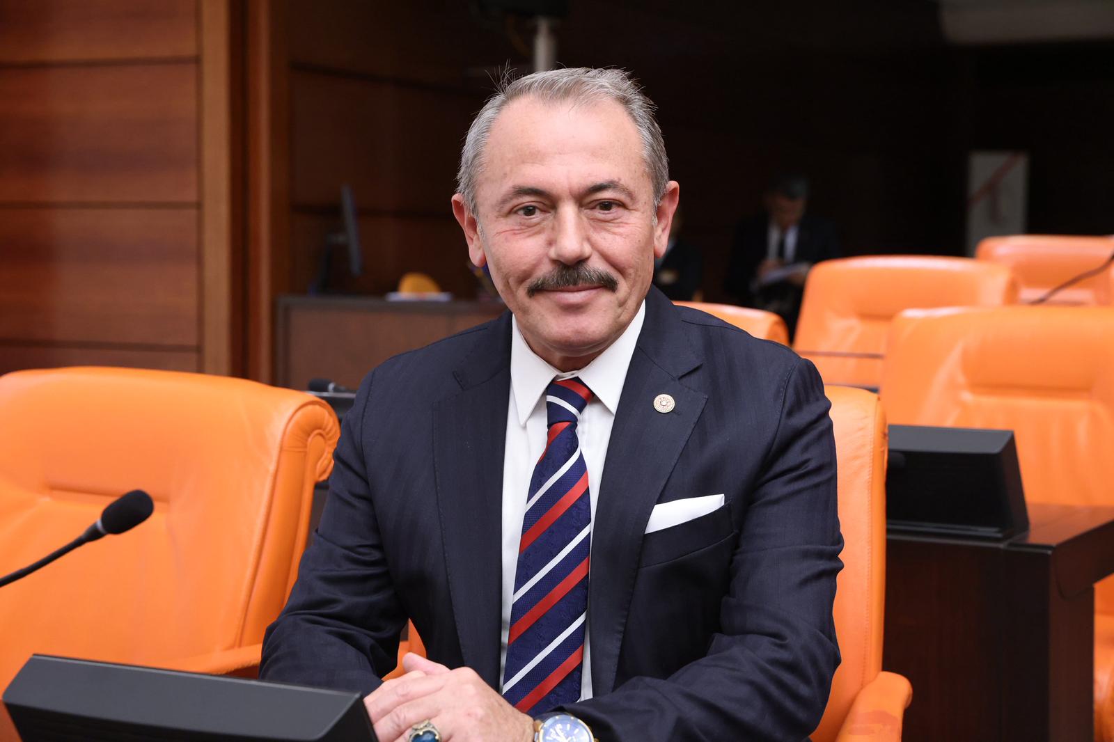 Aileyi Koruyan Yasa TBMM’den Geçti Doğum İzni 6 Aya Çıkarıldı, Dijital Platformlara Yaş Sınırı Geliyor