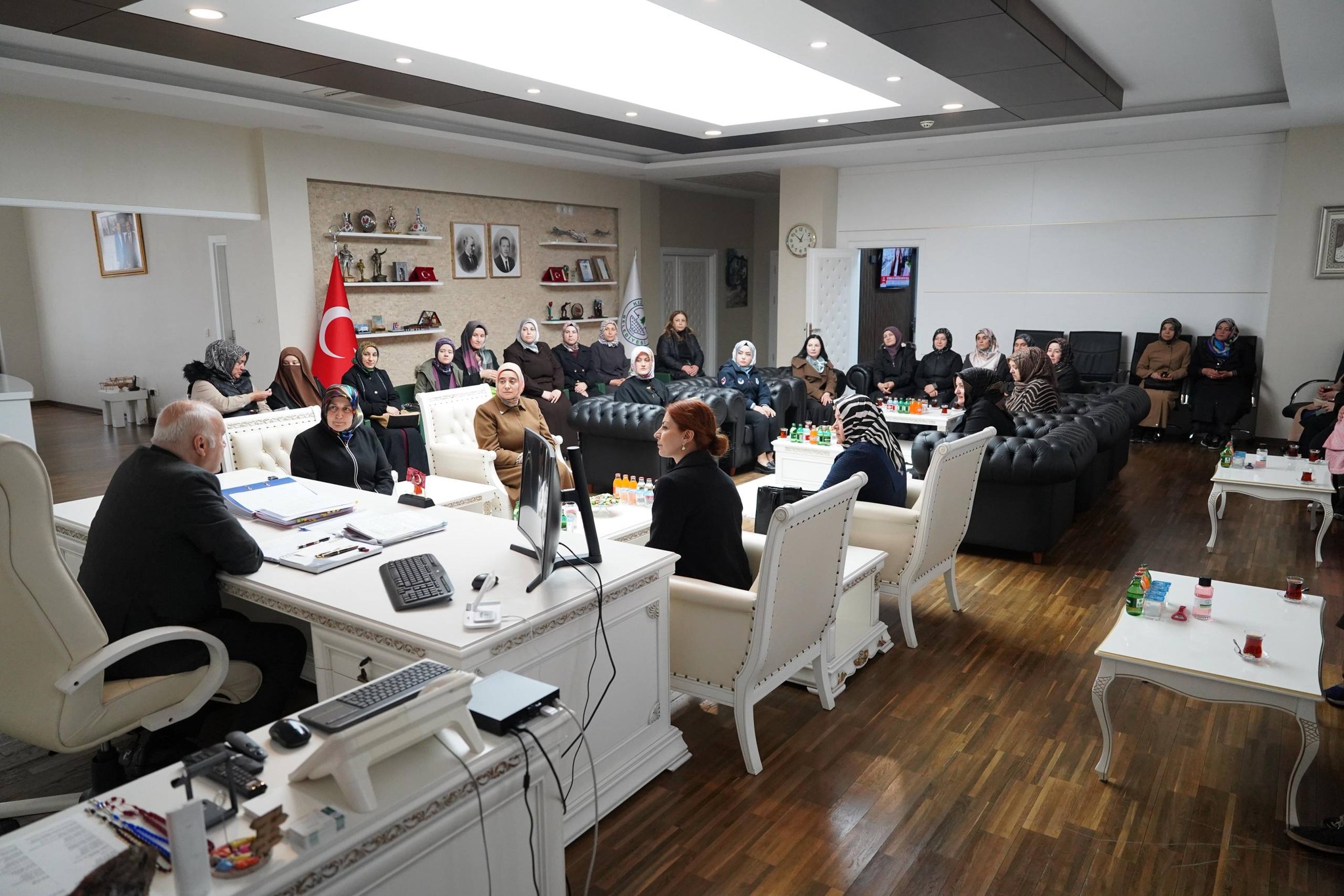Başkan Acar’a Acı Gününde Yoğun Destek Siyaset Ve STK Temsilcileri Taziyede Buluştu