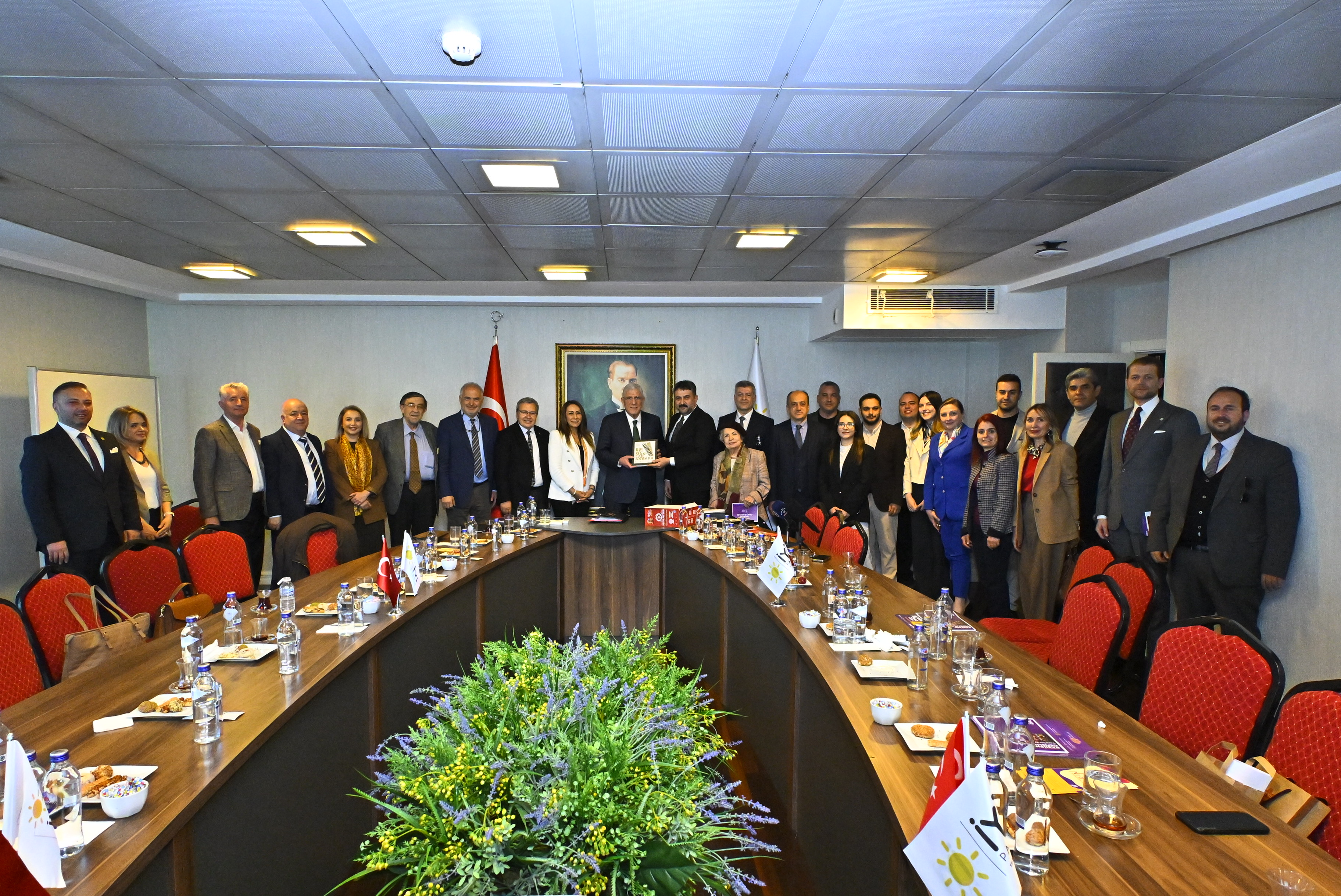 Müsavat Dervişoğlu, Ankara Kent Konseyi Heyetini Ağırladı