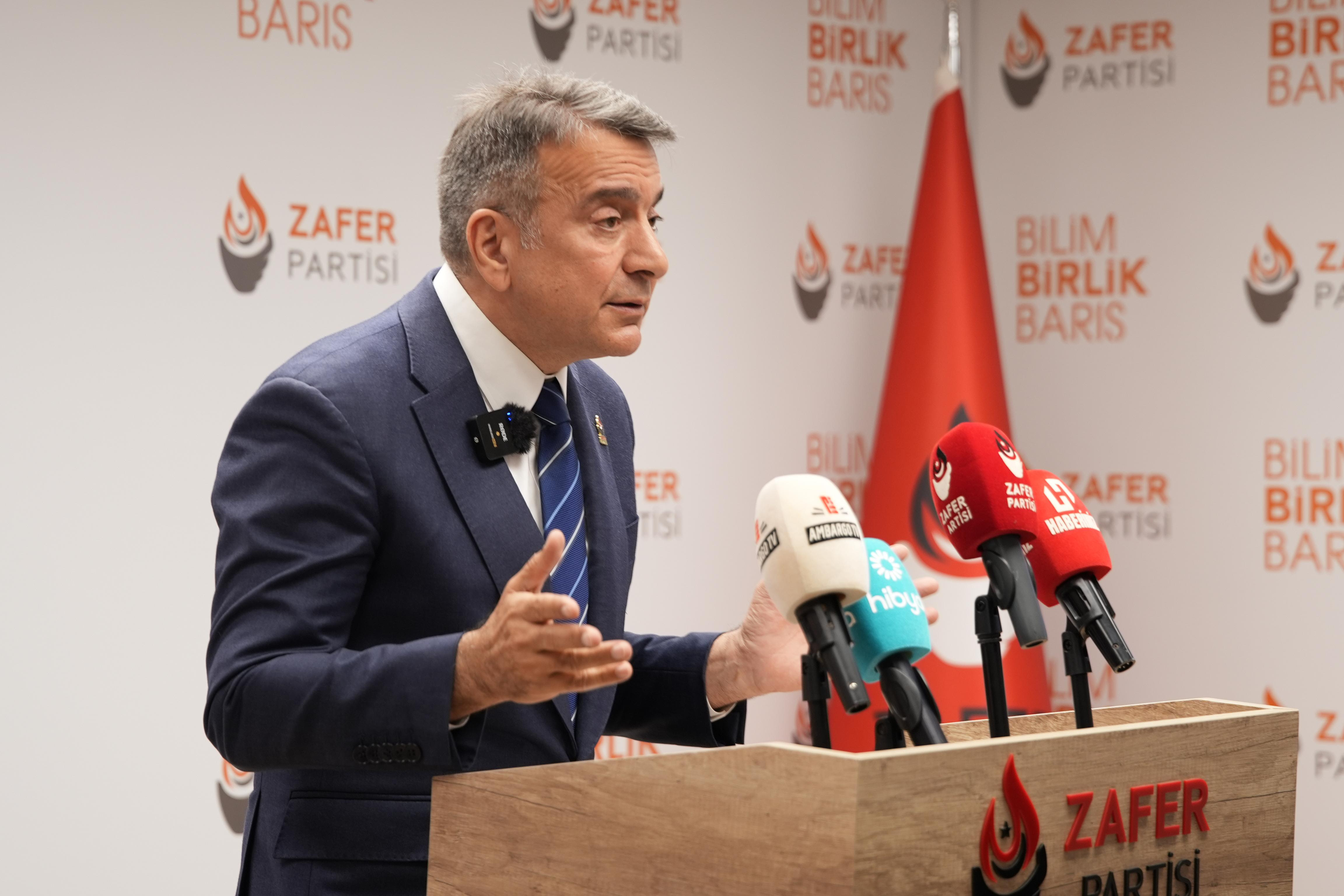 Zafer Partisi Sözcüsü Azmi Karamahmutoğlu’ndan “pazarlık masası” ve göç politikası eleştirisi