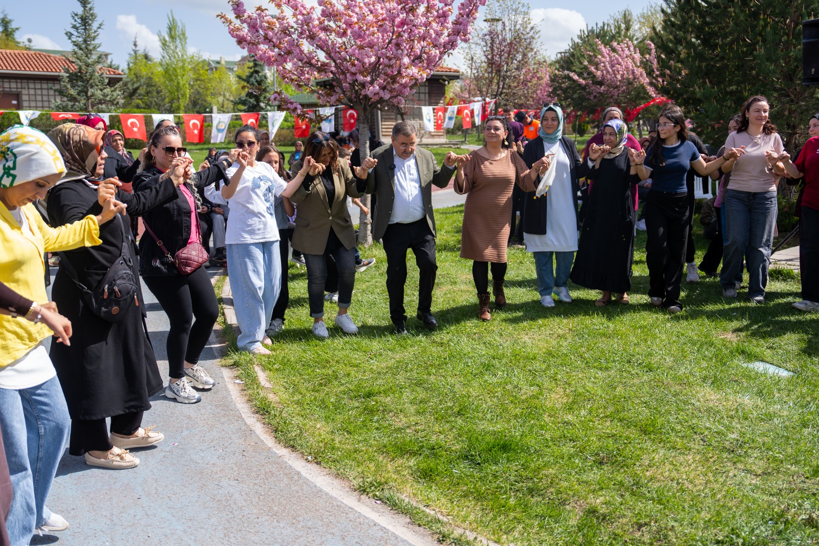 Anneler Günü’nde Gölbaşı’nda Renkli Buluşma