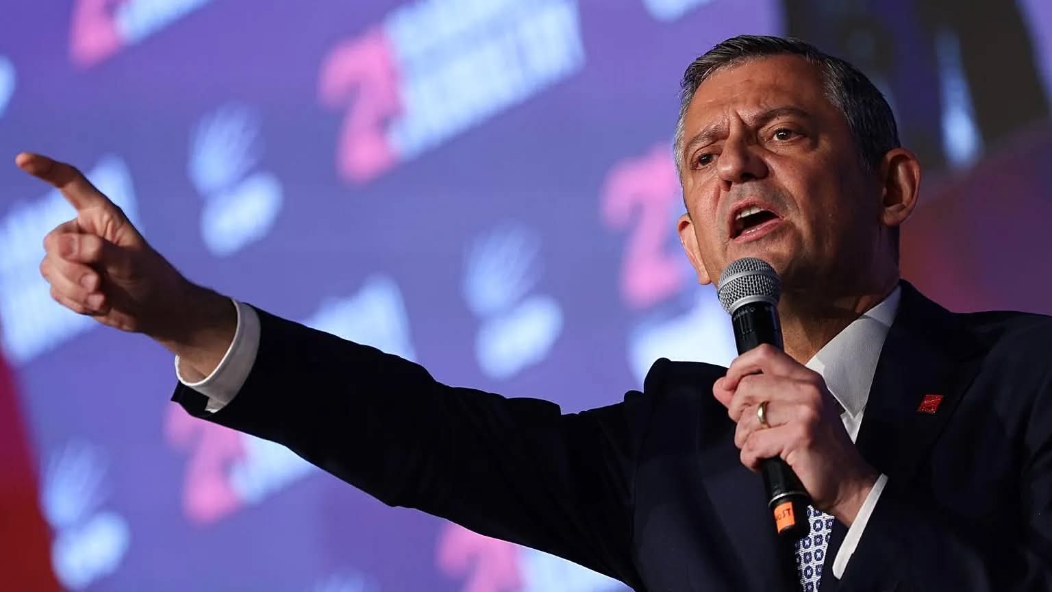 “Yedekte Parti” İddialarına Özgür Özel’den Açıklama: “Bu Bir Tedbir Hazırlığı”