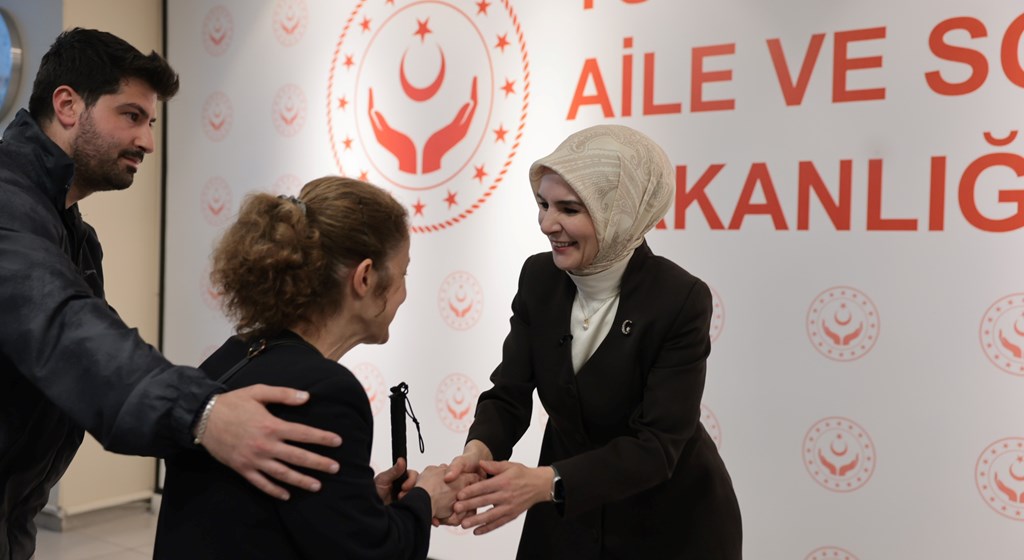 Bakan Göktaş, Bakanlık Personeliyle Bayramlaştı